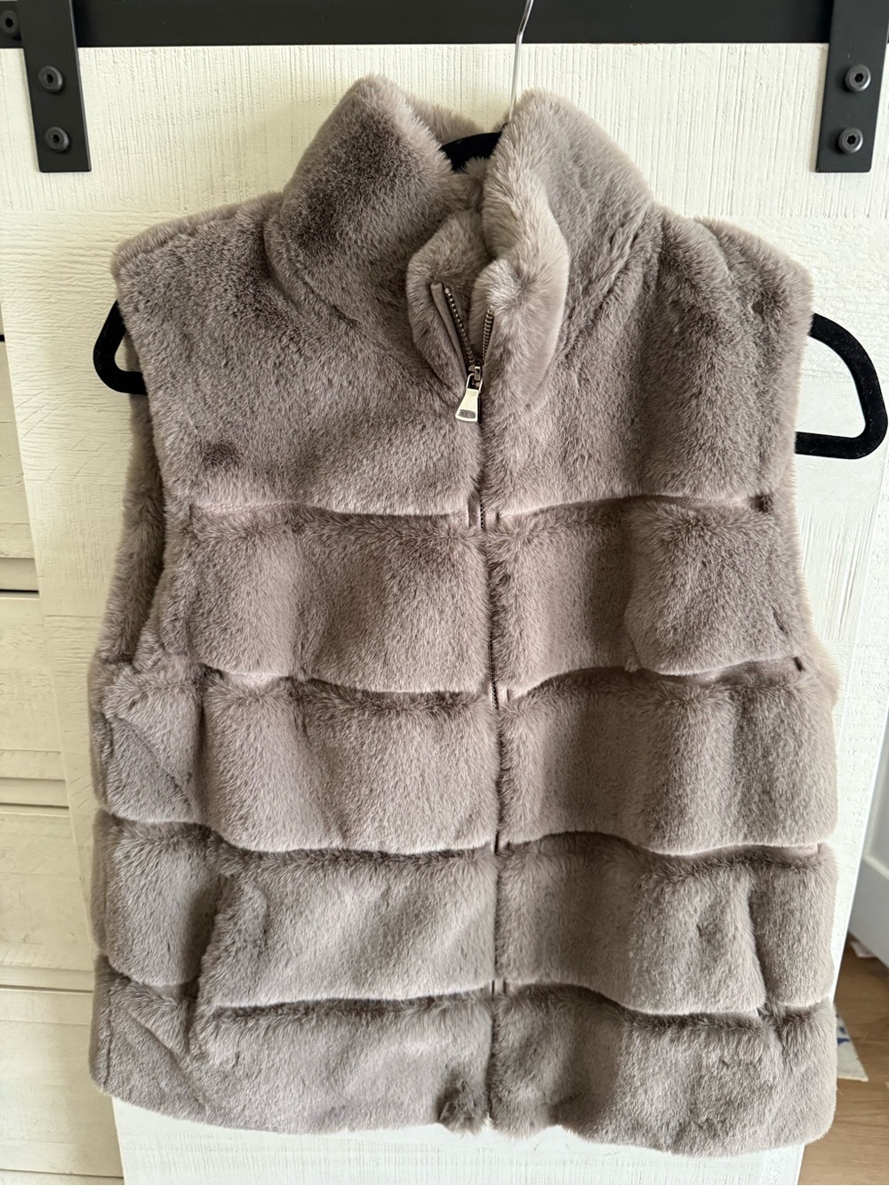 LOVE TOKEN Faux Fur Vest in Brown Size Small Like New